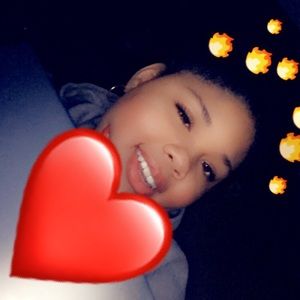 Meet your Posher, Maci